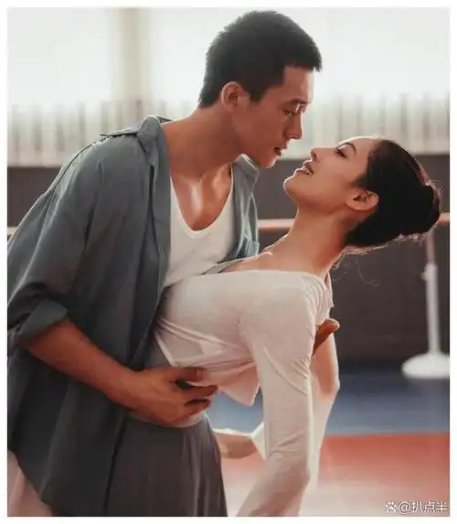 《芳华》7年后,钟楚曦凭"美强惨"女主终出圈?终于找对戏路了