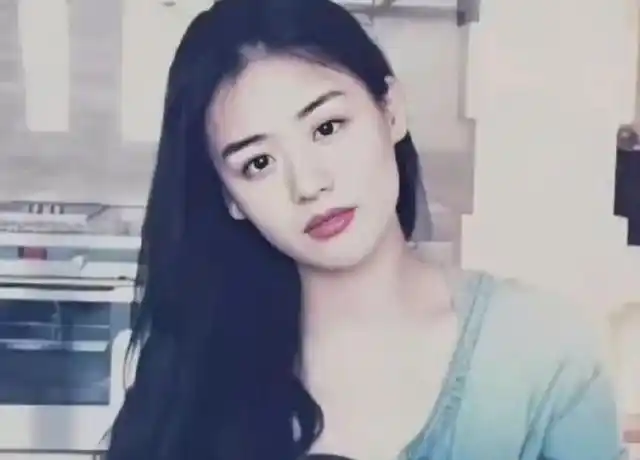 马思纯:曾与欧豪相恋分手,因抑郁症而发胖,如今廋回了颜值巅峰