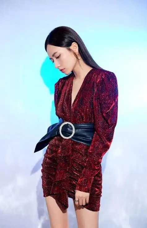 刘惜君,这个名字或许对很多人来说还比较陌生,但她所展现的个人时尚