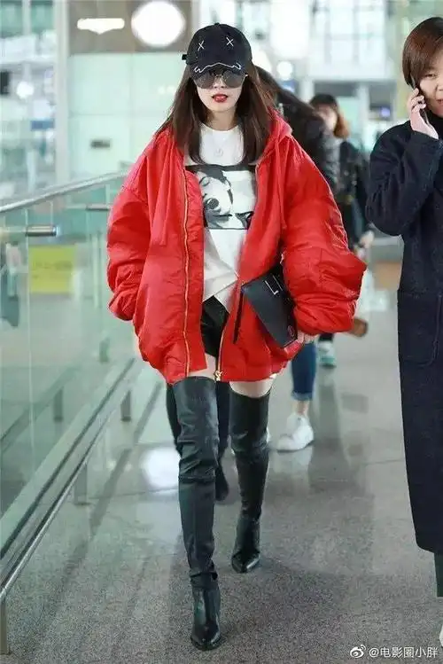 吃一天瓜吃的头疼,来看杨幂长靴美腿