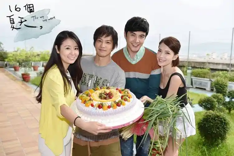 林心如48岁生日照曝光,与许玮甯贴脸合拍,皮肤雪白状态佳_霍建华_镜头