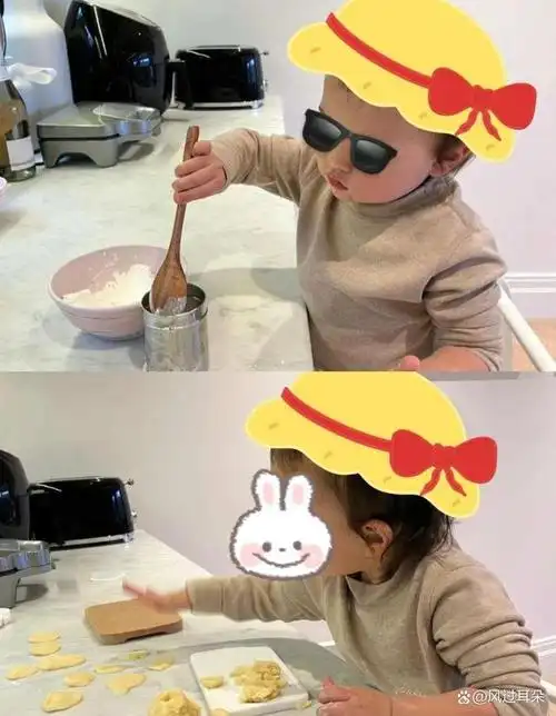 昆凌罕晒三胎正面照,2岁妹妹干家务好软萌,嘴唇微翘超像周杰伦