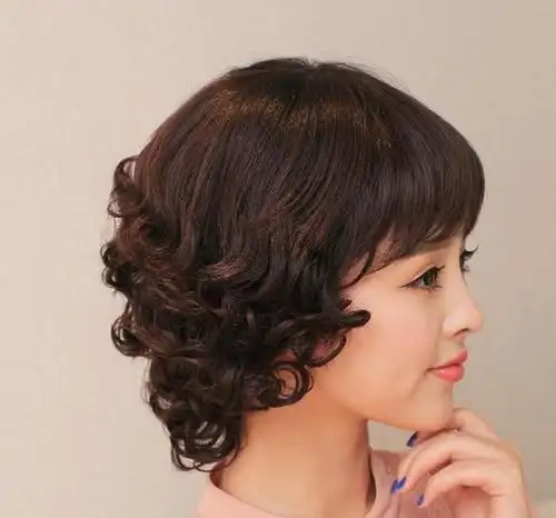 40岁女人短发烫发发型