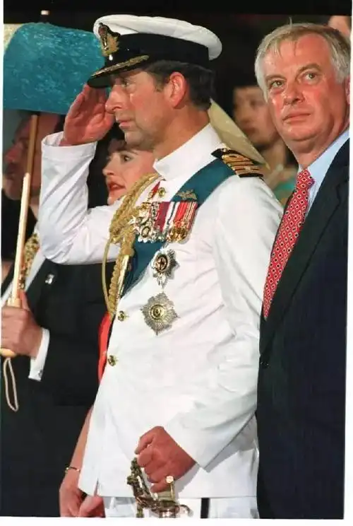 彭定康出席英方告别仪式.