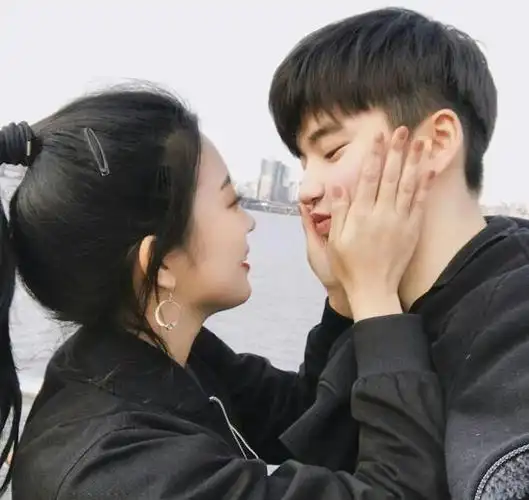 日常秀恩爱情侣图片