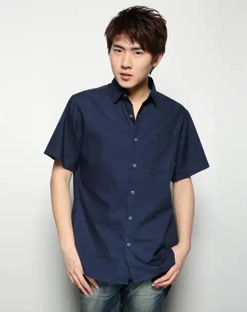 男子藏青色短袖衬衫