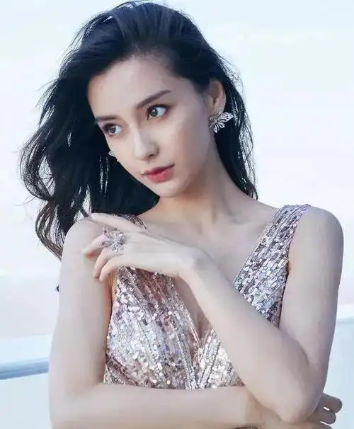 江一燕:娱乐圈的"燕子",行走无数男人中间,最后还是没能上位