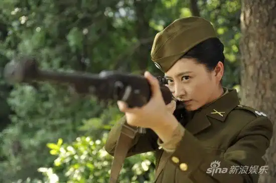 《双谍》登陆上海 斓曦化身孪生女特工