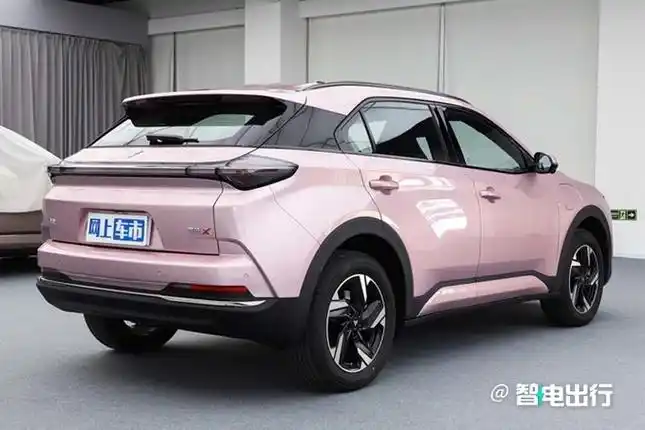 哪吒x开打价格战!定金翻1000倍,限时售11.69万起_凤凰网汽车_凤凰网