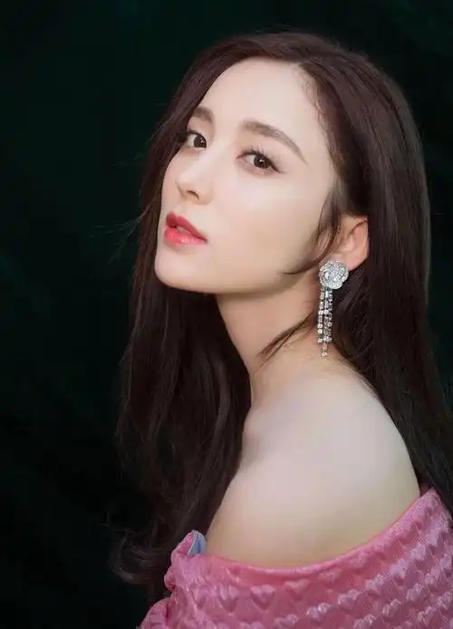 古力娜扎--楚楚动人!__财经头条