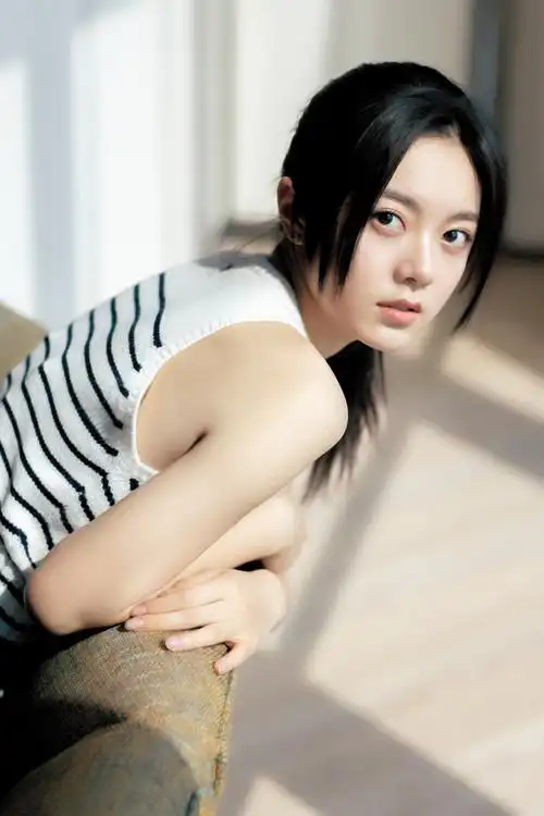 赵今麦同款黑白条纹撞色针织背心修身显瘦短款无袖圆领上衣女夏潮