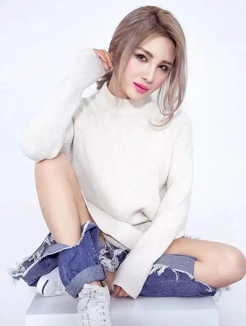 明星许佳慧影视,明星许佳慧平面广告代言费多少 ,明星许佳慧肖像照片