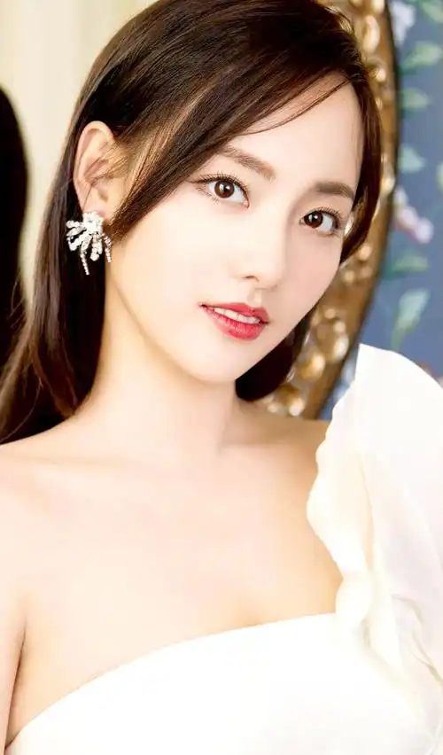 清秀雅丽的张嘉倪姣好的容颜迷人的身姿娇俏可人