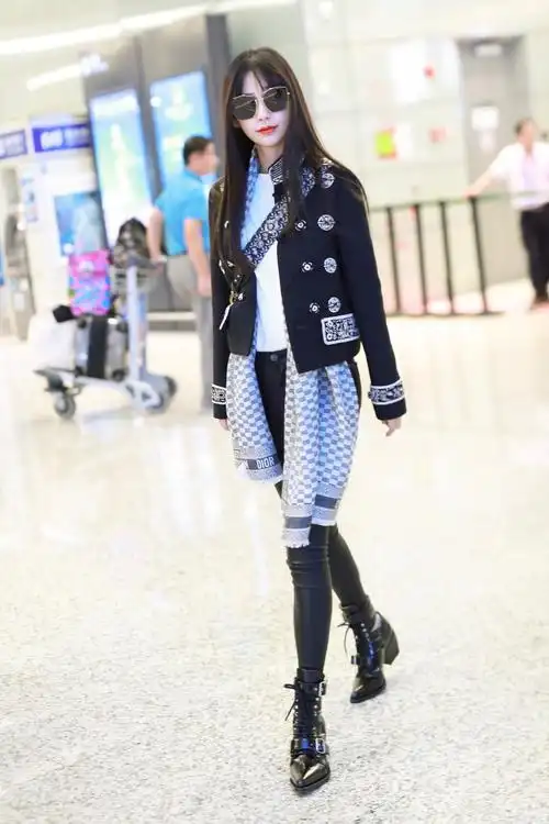 杨颖就穿出了高级感,搭配皮靴时髦又帅气