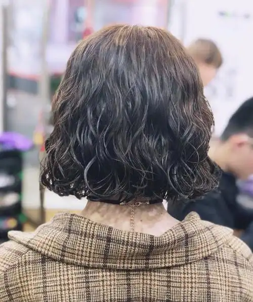 泰迪卷烫发洋气又时髦,烫发图片,发型图片