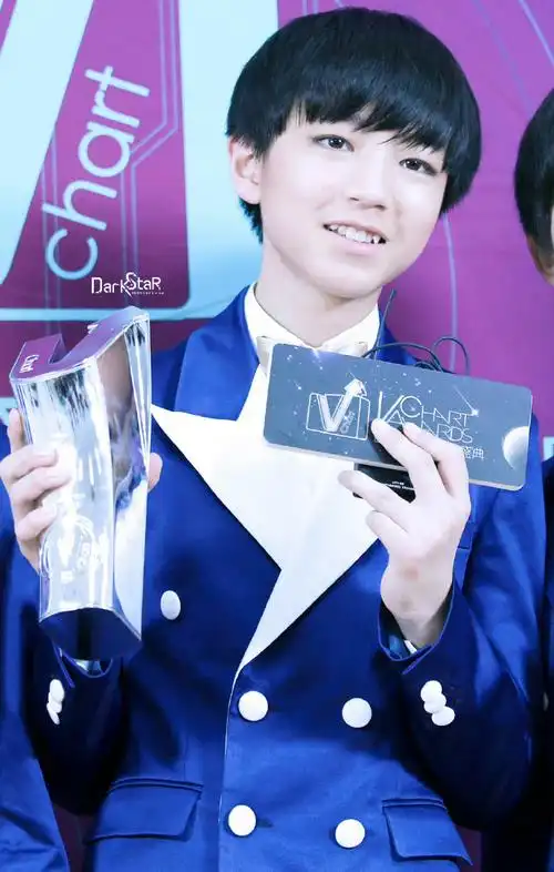 tfboys415九周年了