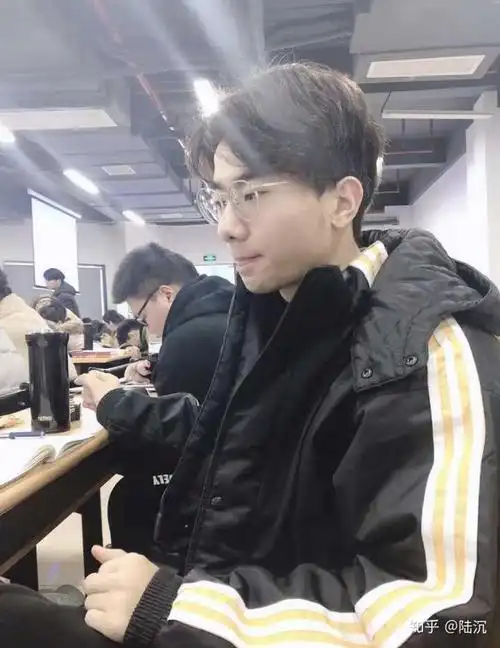 男朋友或者老公长得帅是怎样一种体验?