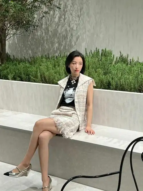 周雨彤今日活动图