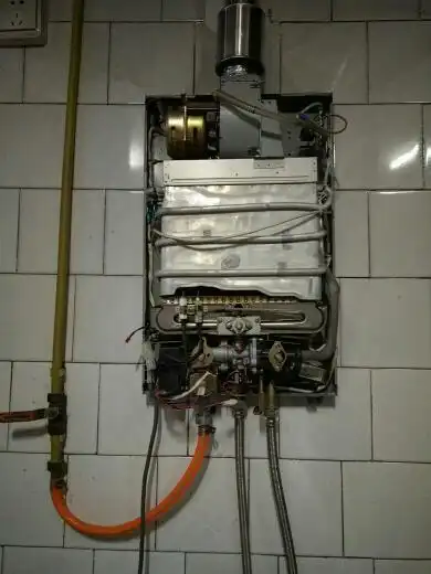 老式热水器,不打火,好像是水压不够,这么晚了工作人员也不来,求大神