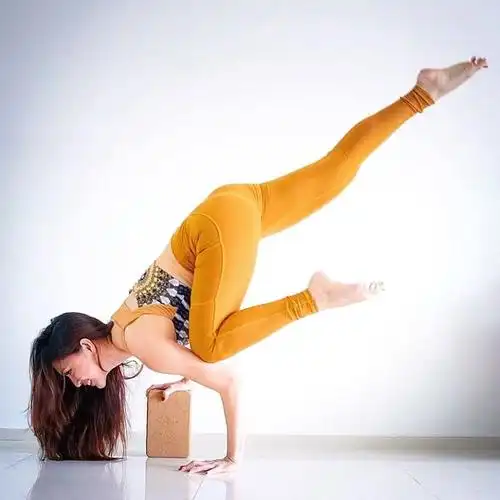 简单几个瑜伽动作,练出显瘦好身材_身体