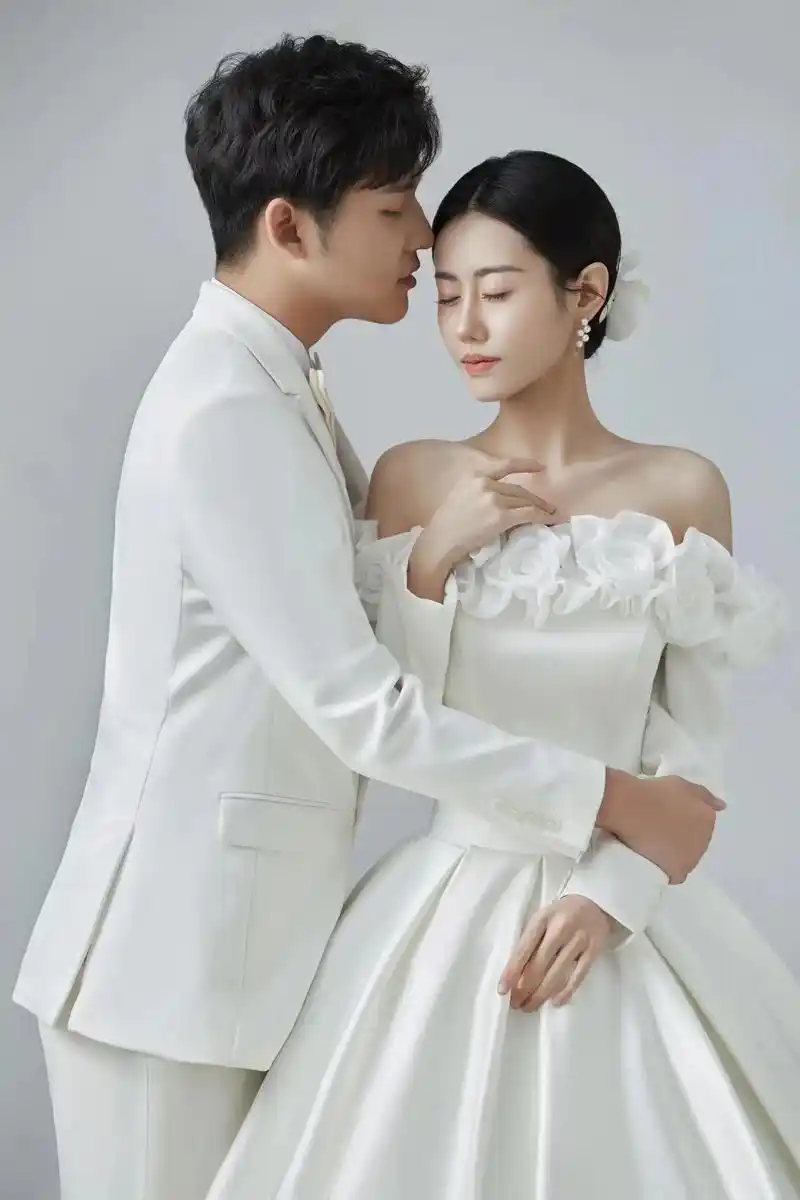 简约纯白78婚纱照