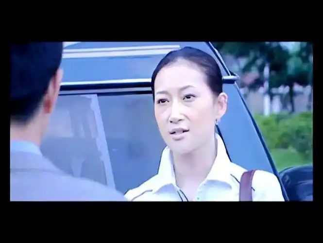 罪域两人来接书记回去记者想帮他照顾孩子