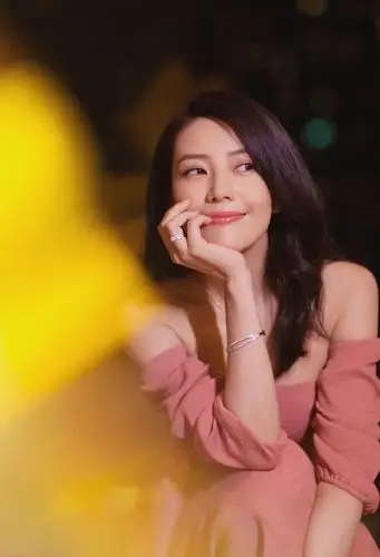 高圆圆珠宝代言大片,展现优雅高贵之美