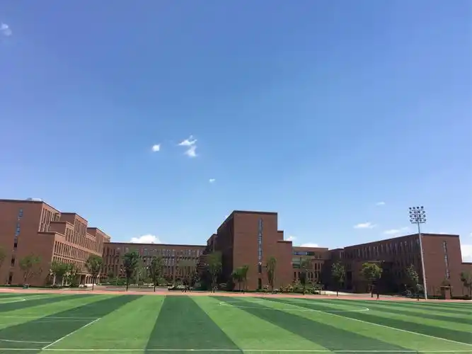 春日里的二中润德学校