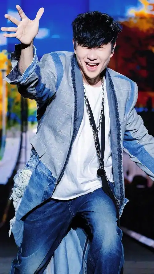 手机壁纸版    夏天来了,越穿越清爽了01    #林俊杰真的好会going