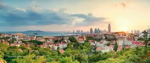 红砖绿瓦,碧海蓝天——青岛