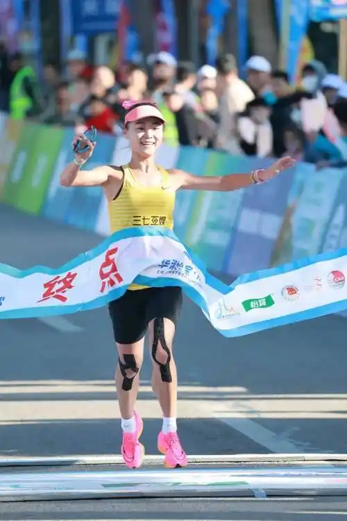 殷晓雨夺冠!这场马拉松在中国最美的海滨赛道开跑_选手_赛事_阳江