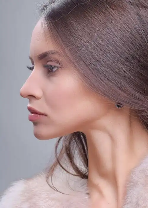 好看的侧脸美女图片