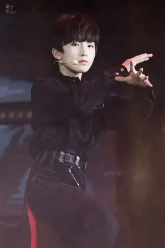 【赵冠羽】舞台