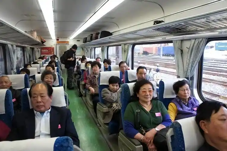 刘海涛在听了黄方琼的讲述后,并没有像一些势利的男人一样,嫌弃黄方琼