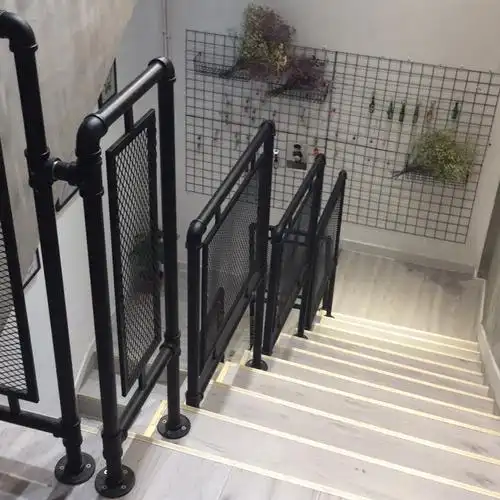 复古酒吧铁网楼梯扶手护栏简约现代咖啡厅阁楼室内水管栏杆围栏