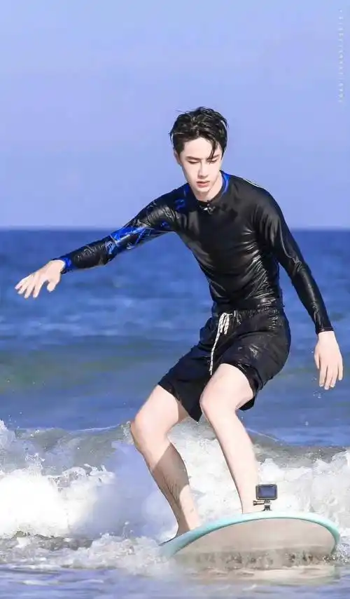 全民瘦时代:金晨成排骨,许凯被威胁,王一博脱粉,张檬员工雷人_明星