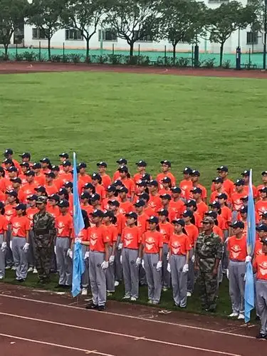 热烈恭贺瑞安四中新生新气象五天军训成功落幕迈向新台阶征程