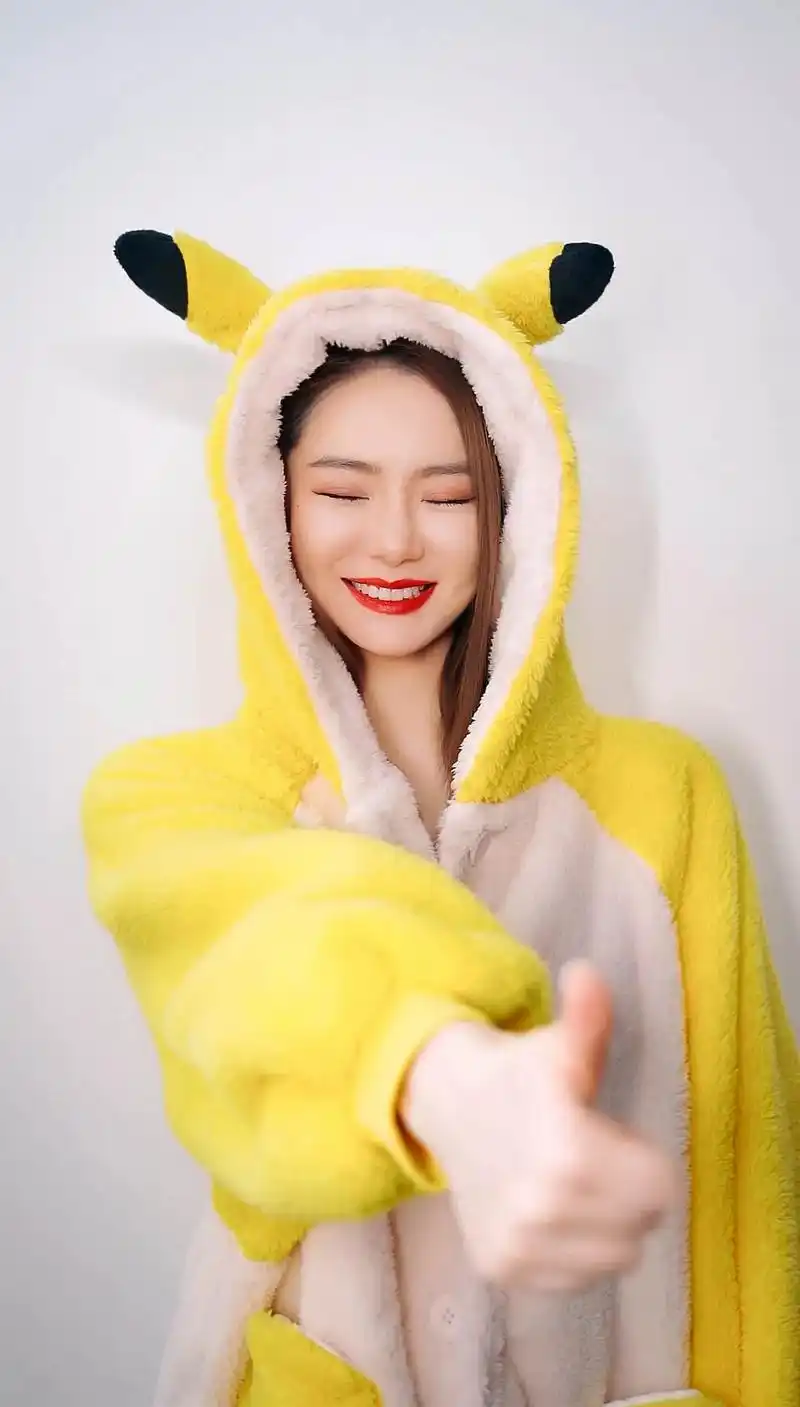 戚薇有你们除了生日快乐我会天天快乐