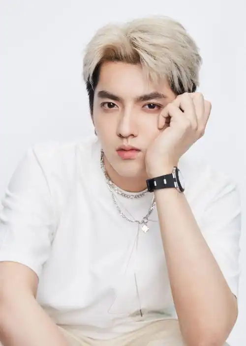 2021吴亦凡立白品牌直播_高清图片大全-爱豆app