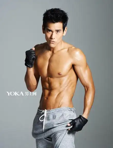 都是有腹肌的小哥哥,阮经天,王源,王一博,你们最爱谁?