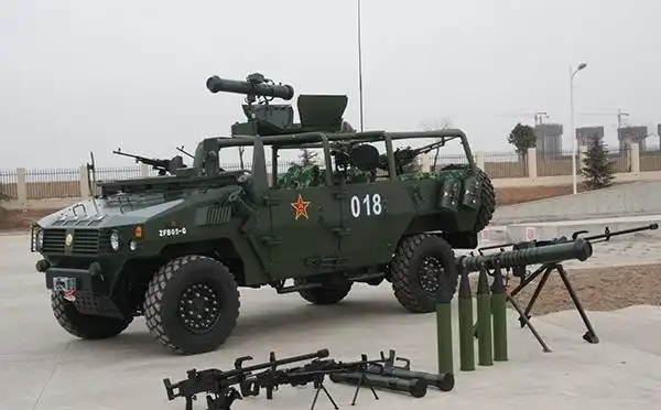 东风猛士虽然有美国悍马的"影子",但其与目标样车悍马humvee对比有10