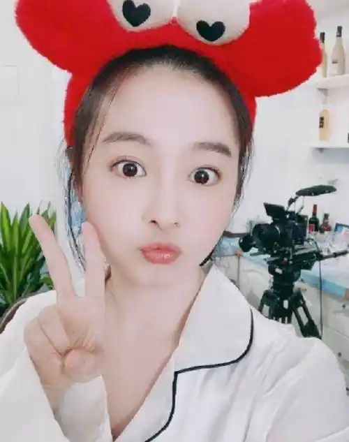 看完近照:幸好没整容_杨丽晓_释小龙_娃娃脸