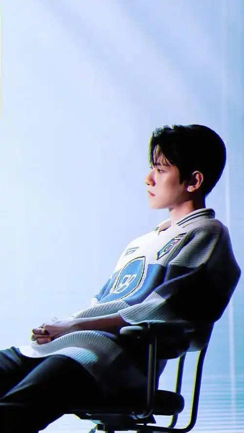 边伯贤 180823 《young》个人预告照