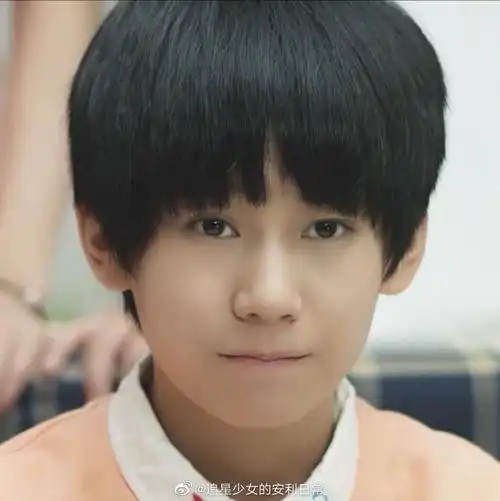 成长真的就是很奇妙的一件事,看张真源小时候就好软乎乎啊