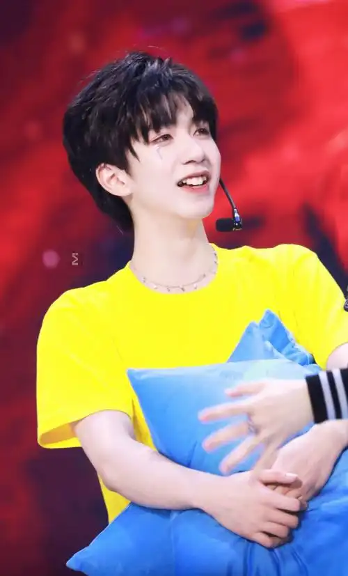 有没有贺峻霖的神图? - 知乎