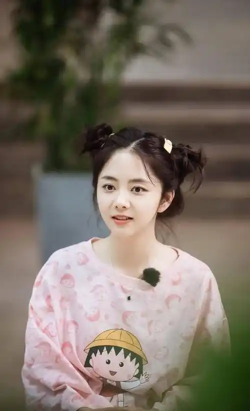 谭松韵被黑?赵露思有钱?蔡徐坤恋情?_因为_年递_杨紫