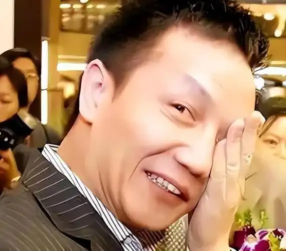 上海前首富周正毅入狱后嫌太热给牢房装空调服刑期间净赚30亿