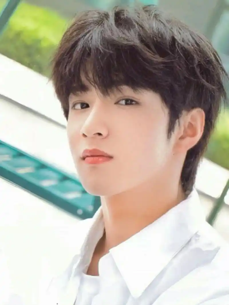 刘耀文图片 大家好,今天我想和大家聊聊一个非常有才华的艺人——刘