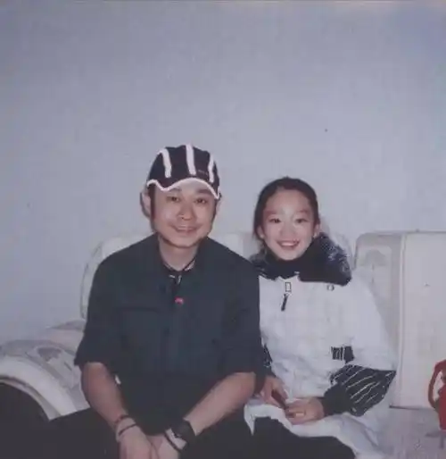 当年刀郎还是穷光蛋,妻子生完孩子就失踪,刀郎抱着孩子四处寻找_杨娜