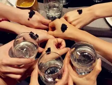 适合闺蜜聚会发朋友圈的文案句子